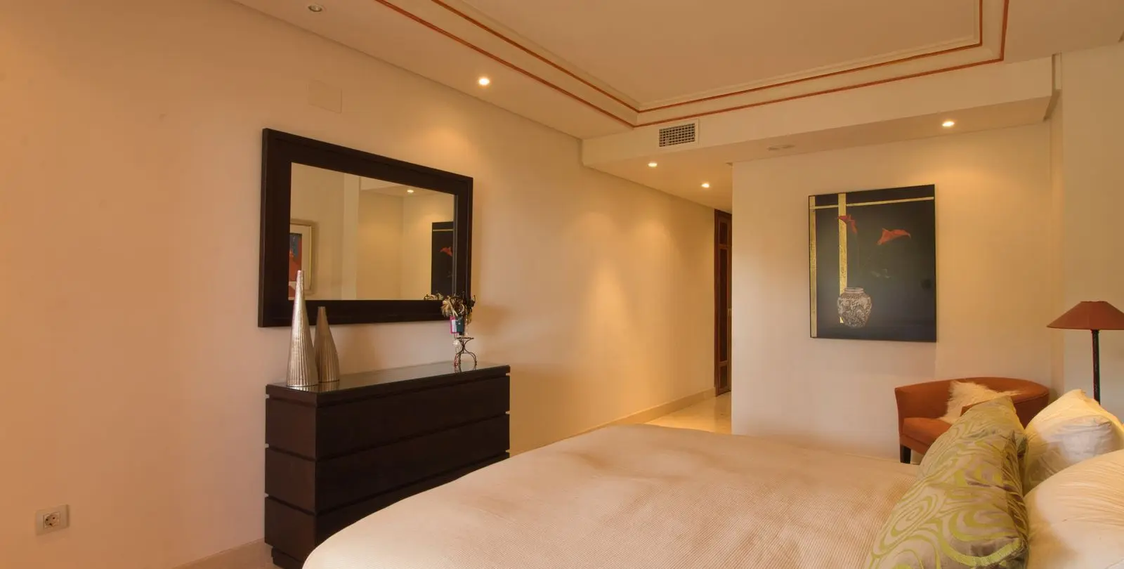 Venta de apartamento en planta baja en Estepona 30