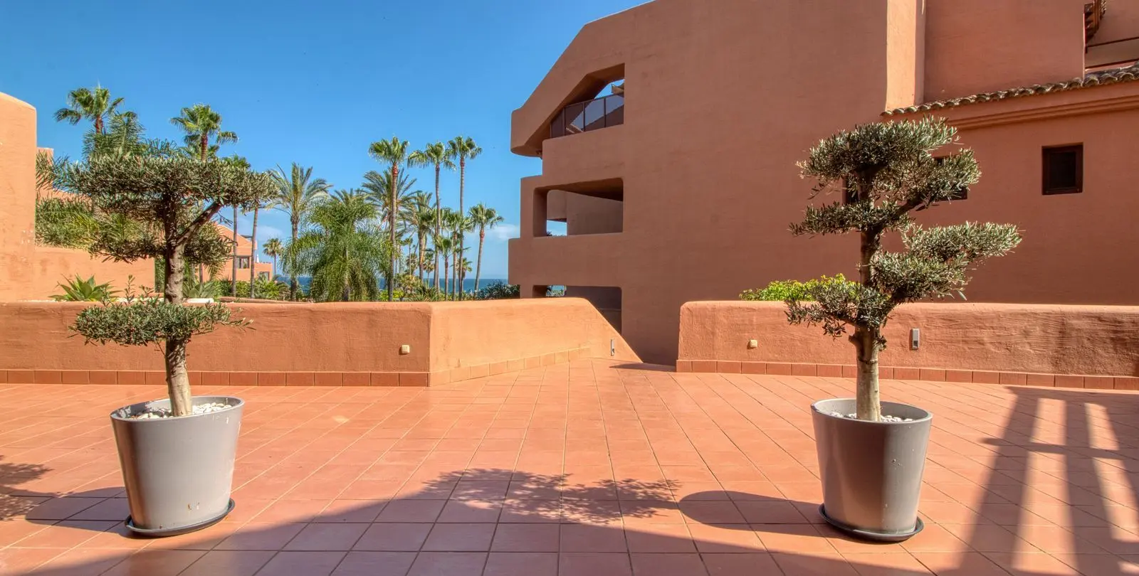 Venta de apartamento en planta baja en Estepona 45