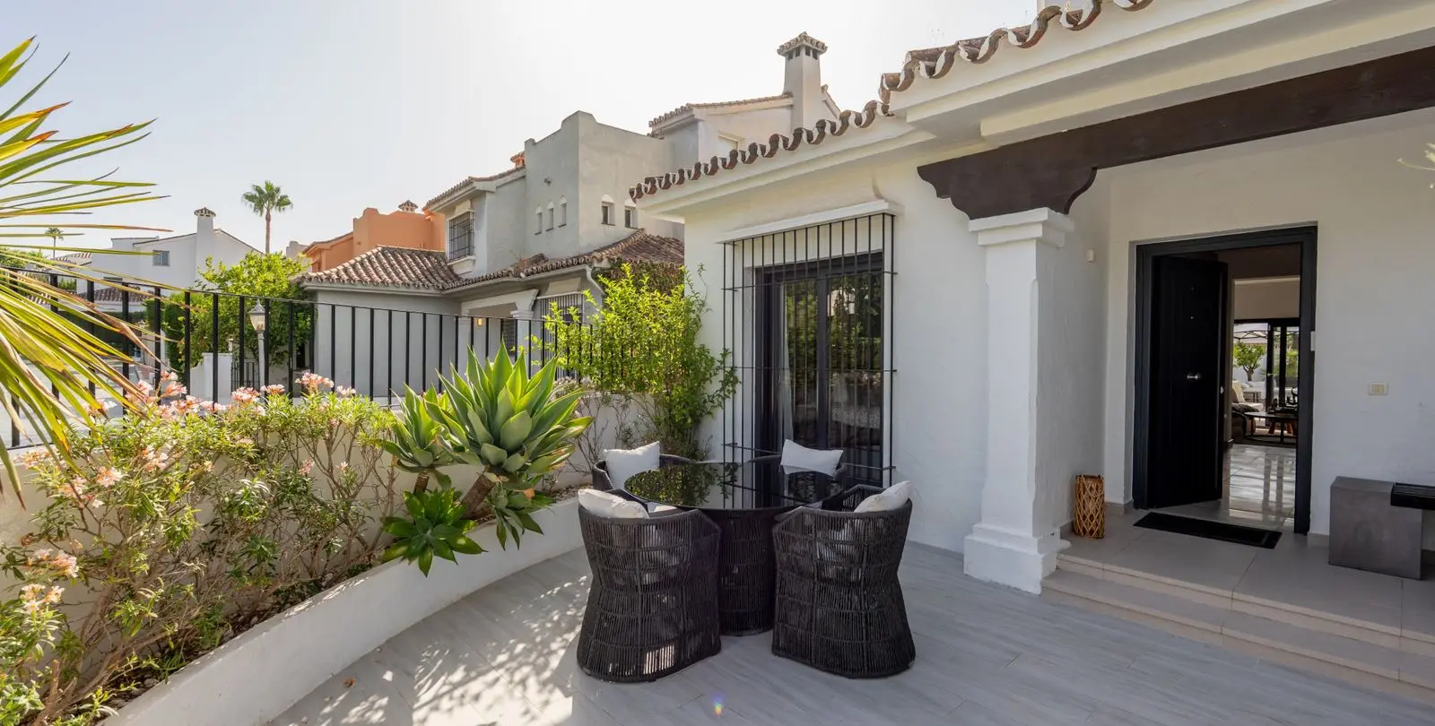 Venta de villa independiente en Nueva Andalucía 15