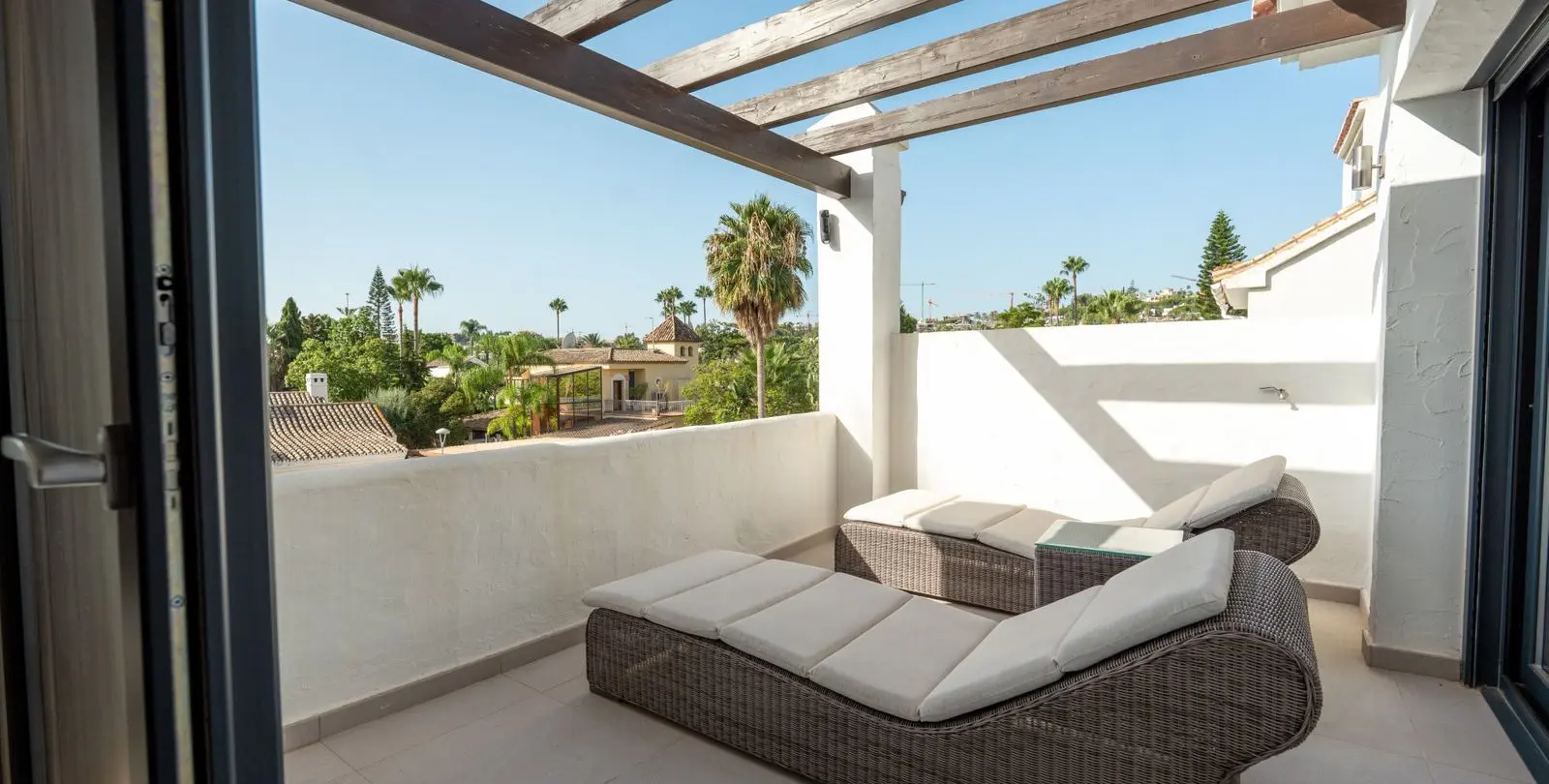 Venta de villa independiente en Nueva Andalucía 17