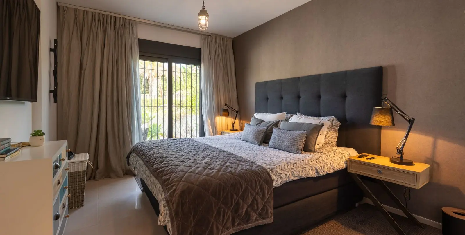 Venta de villa independiente en Nueva Andalucía 27