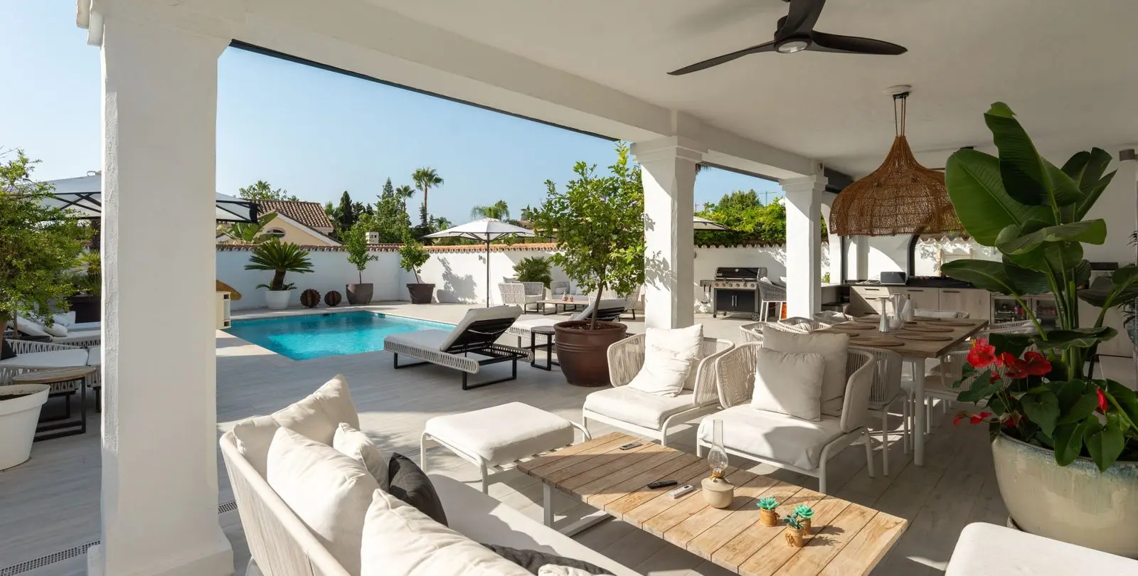 Venta de villa independiente en Nueva Andalucía 36