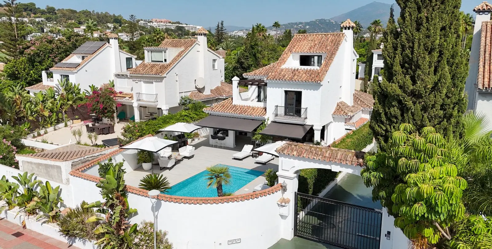Venta de villa independiente en Nueva Andalucía 44