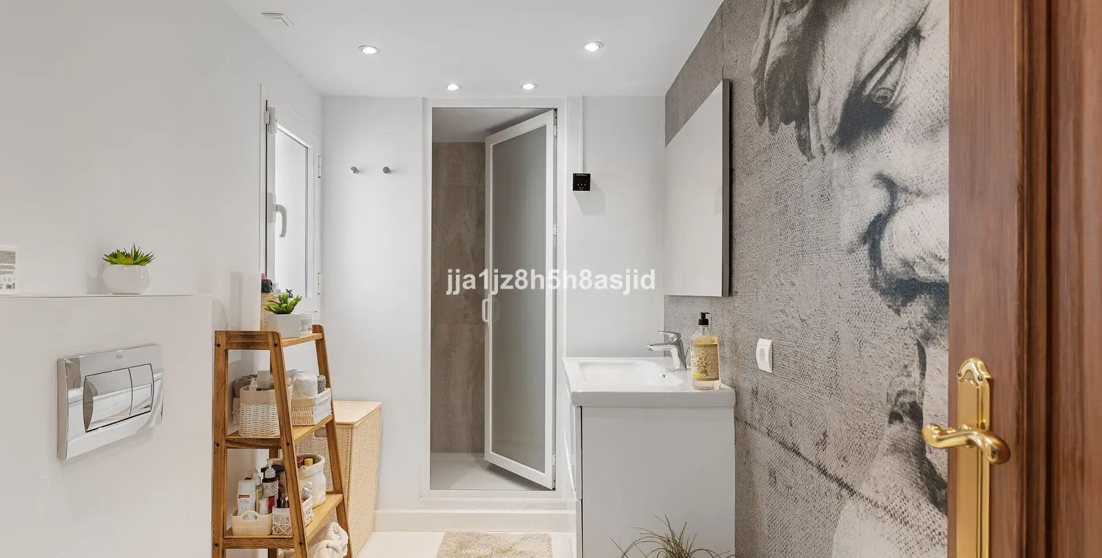 Venta de apartamento en planta media en Puerto Banús 9