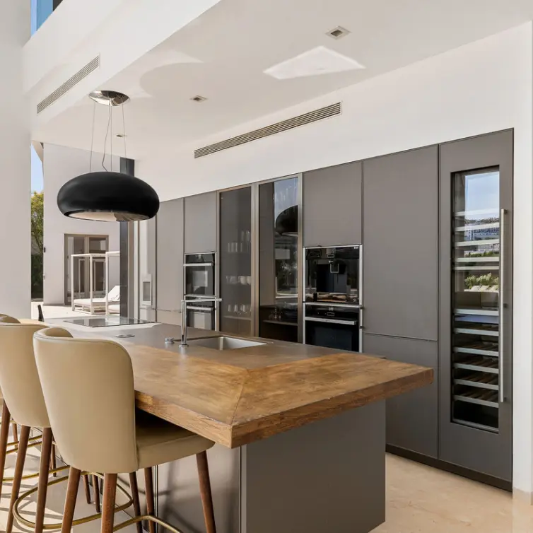 Short-term rent of detached villa in Los Flamingos