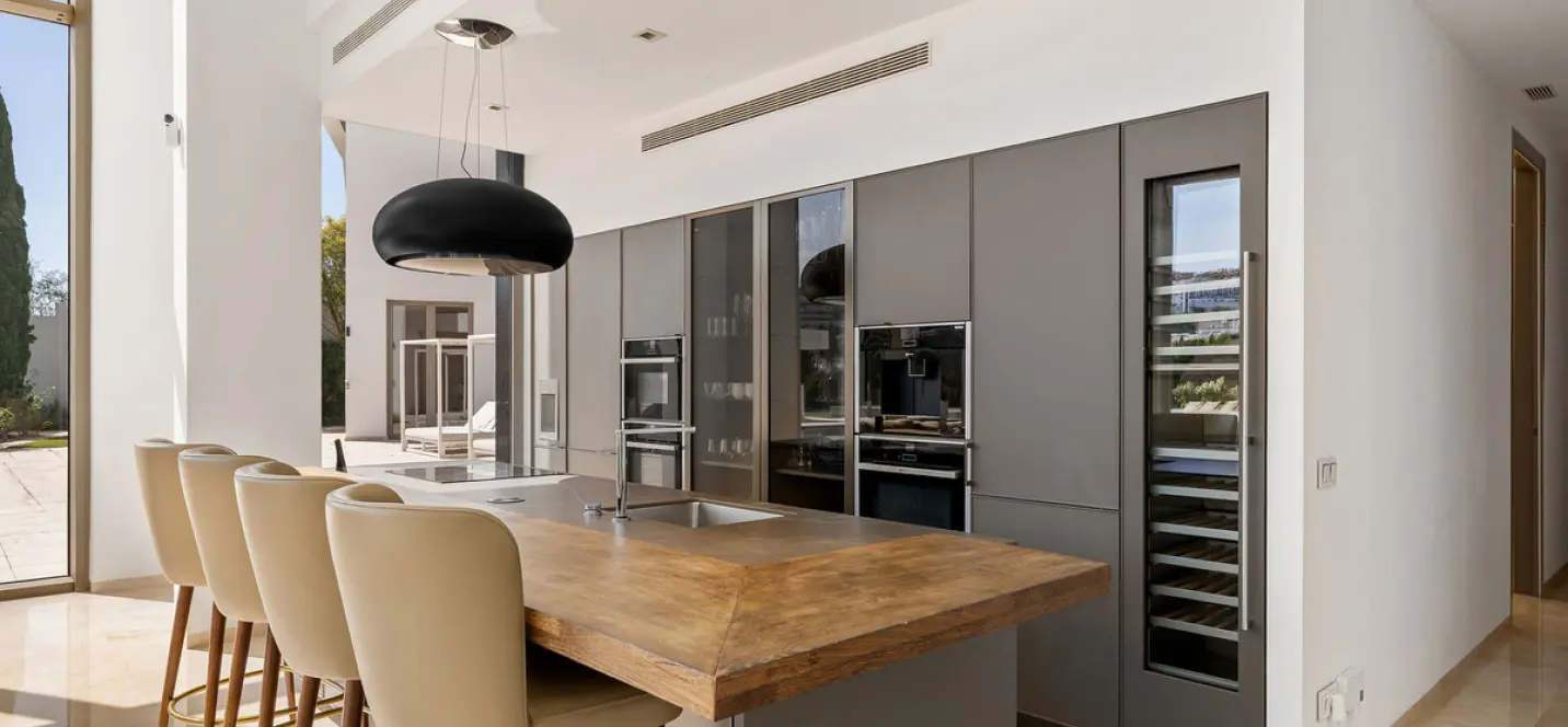 Short-term rent of detached villa in Los Flamingos 4