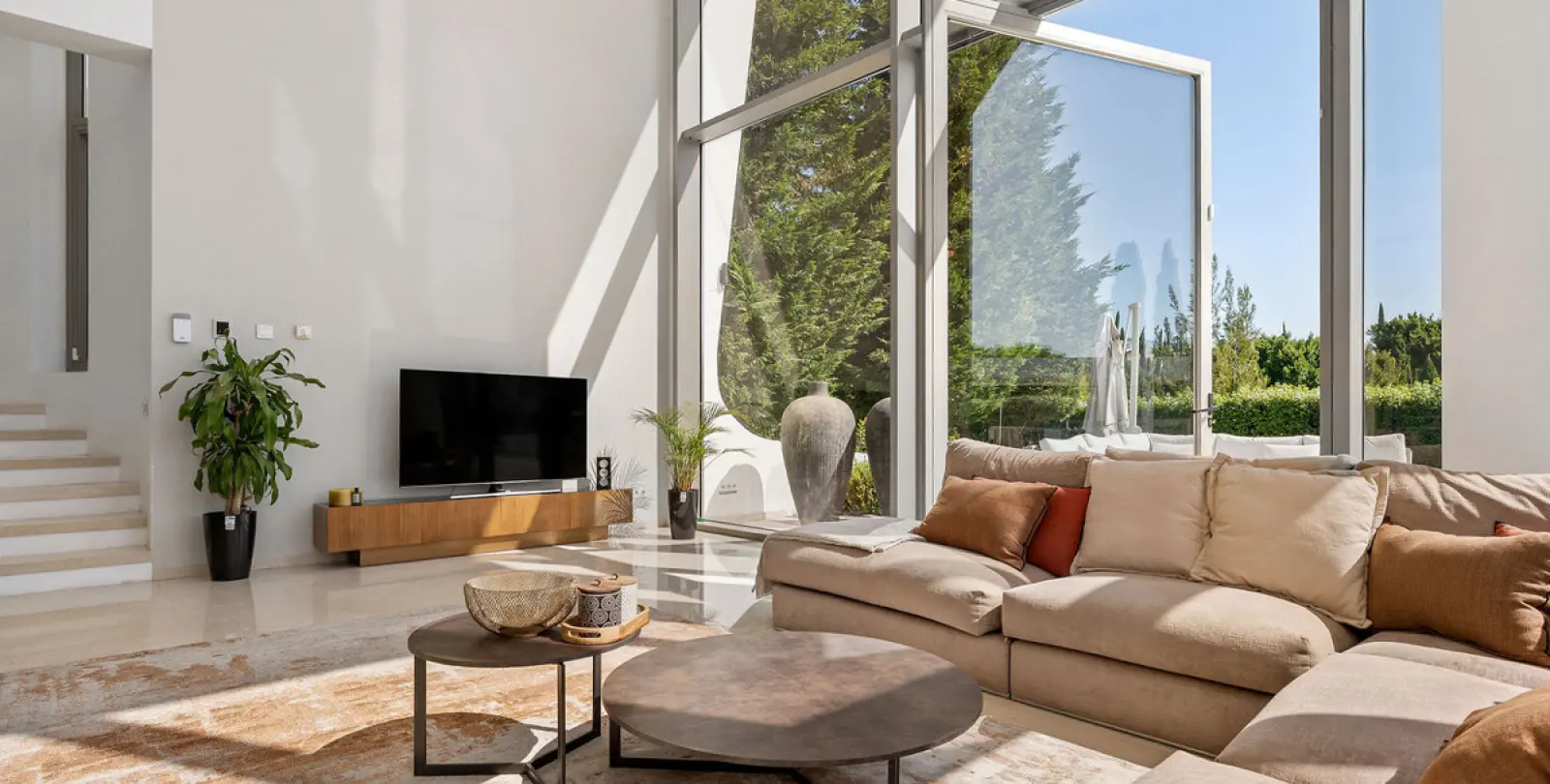 Short-term rent of detached villa in Los Flamingos 6
