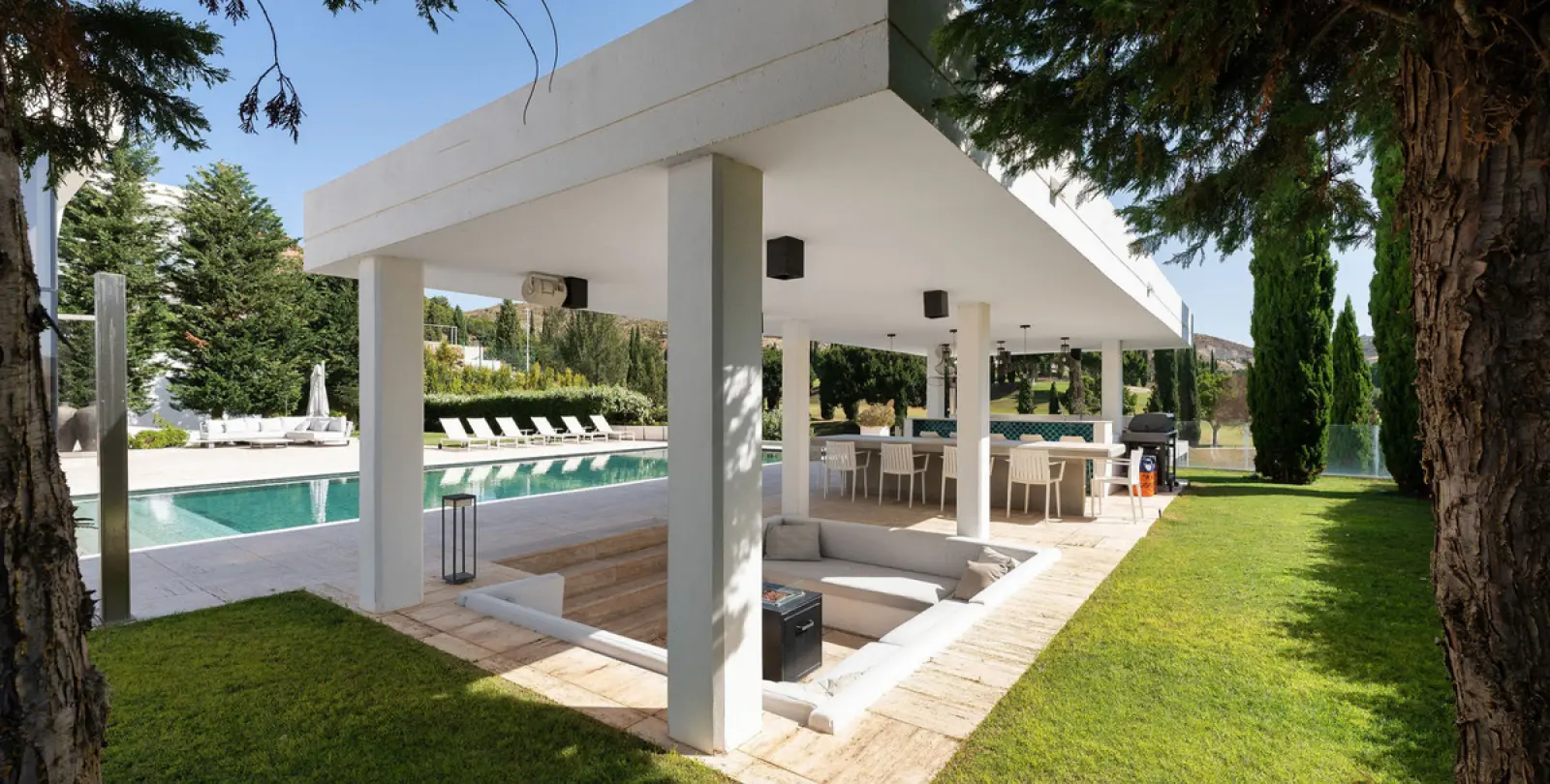 Short-term rent of detached villa in Los Flamingos 15