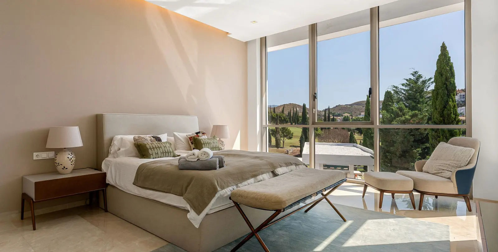 Short-term rent of detached villa in Los Flamingos 34