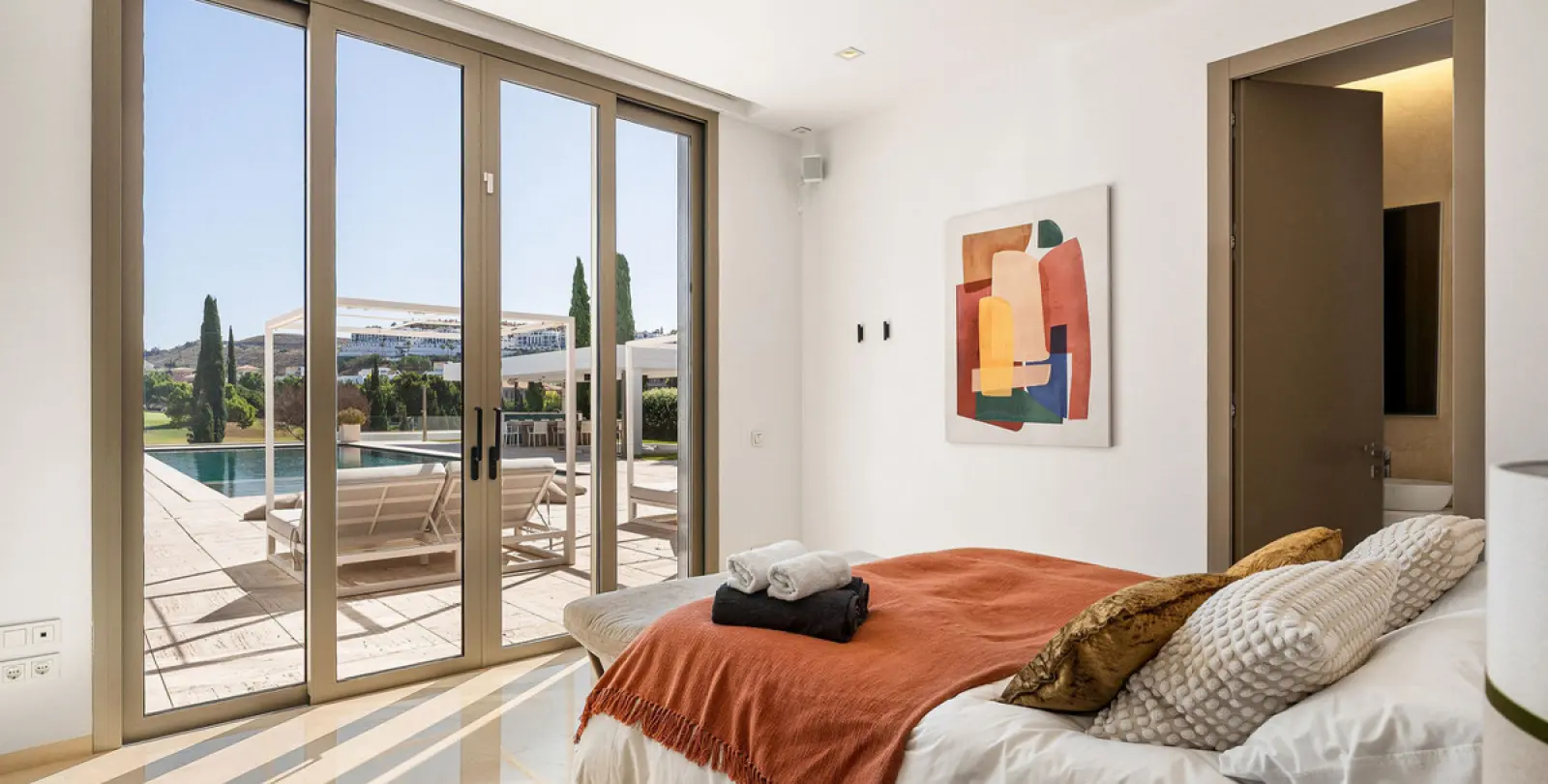 Short-term rent of detached villa in Los Flamingos 36