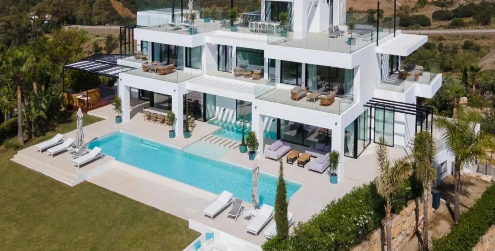 Краткосрочная аренда  отдельно стоящей виллы в Estepona 12