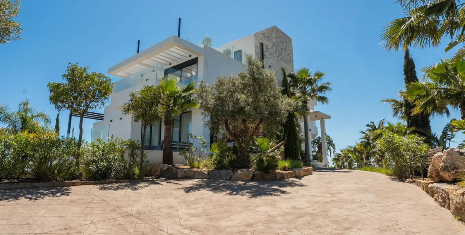 Краткосрочная аренда  отдельно стоящей виллы в Estepona 13