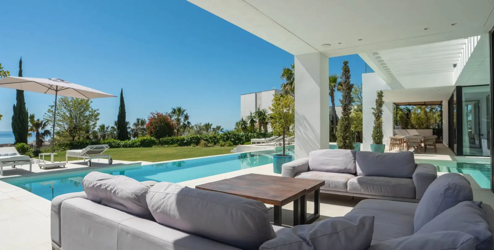 Краткосрочная аренда  отдельно стоящей виллы в Estepona 16