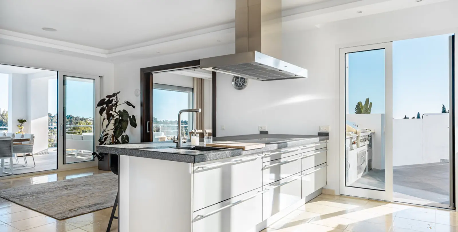 Long-term rent of detached villa in Benahavís 19