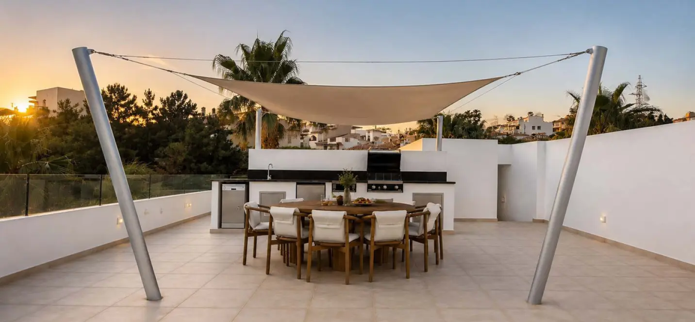 Short-term rent of detached villa in Estepona 2