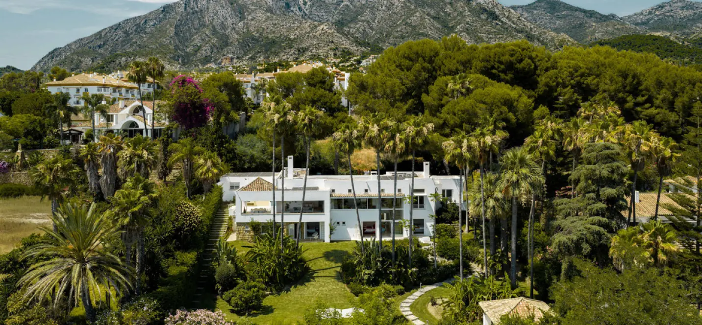 Short-term rent of detached villa in The Golden Mile 1