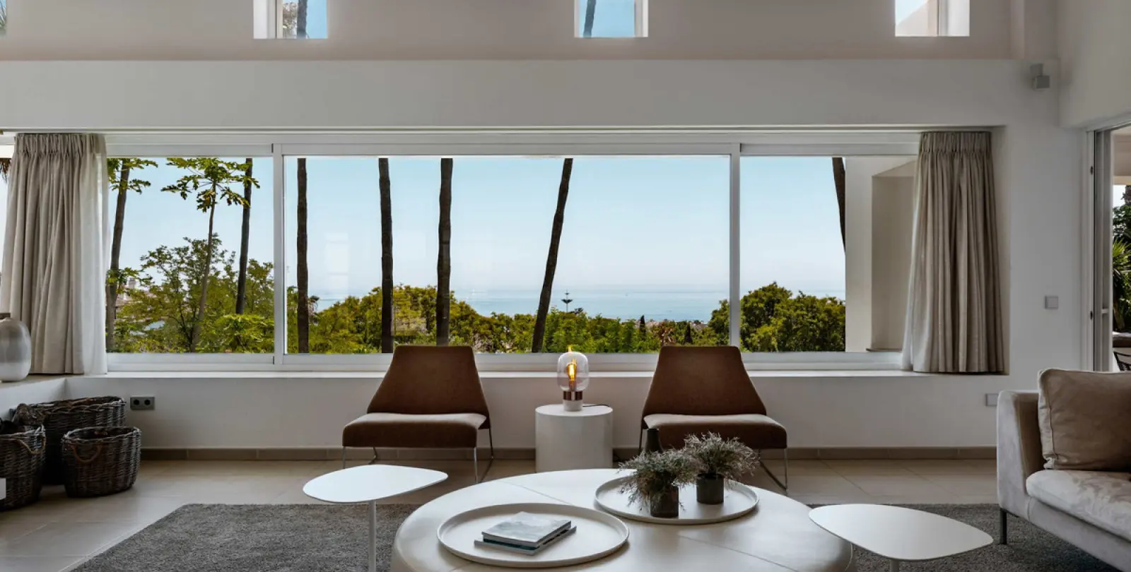 Short-term rent of detached villa in The Golden Mile 4