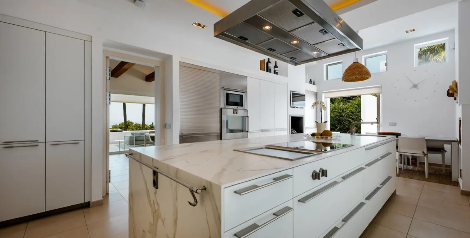 Short-term rent of detached villa in The Golden Mile 7