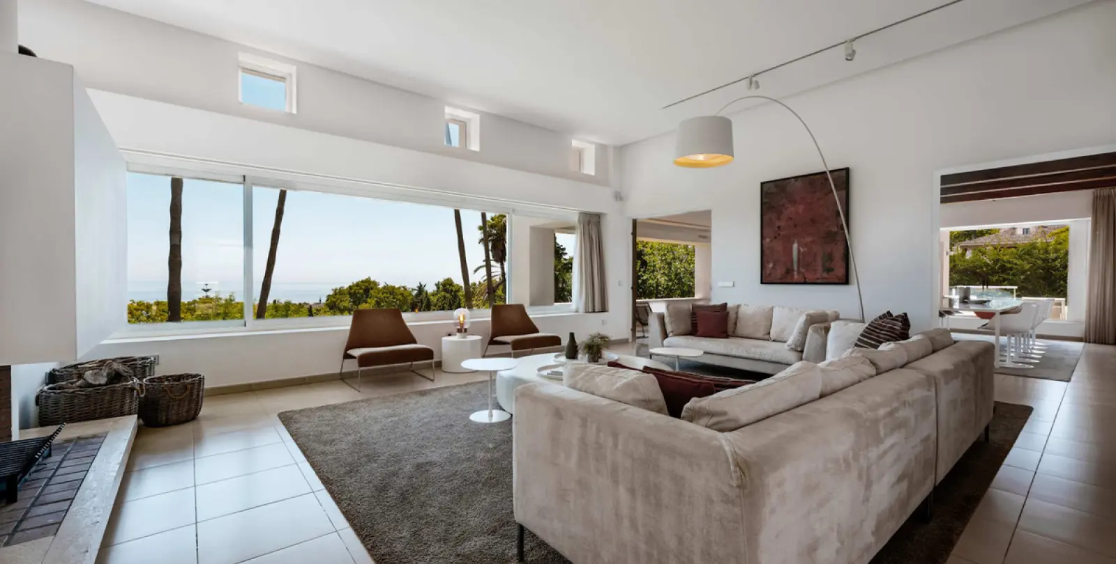 Short-term rent of detached villa in The Golden Mile 15