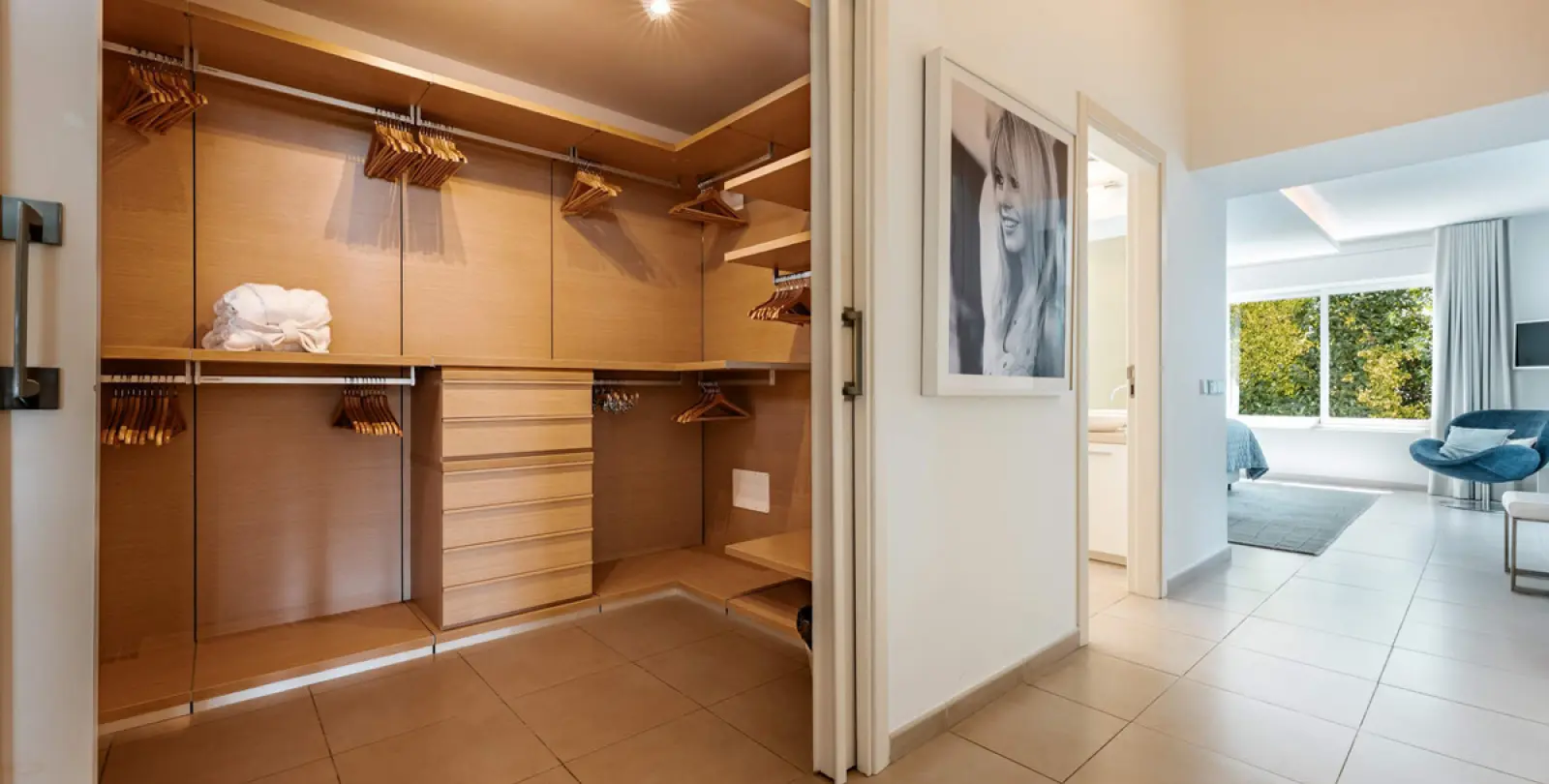 Short-term rent of detached villa in The Golden Mile 20
