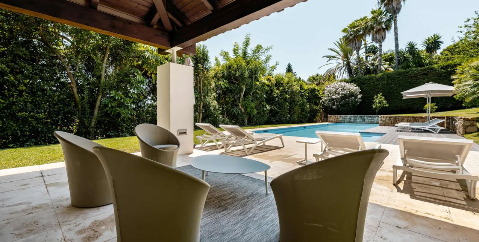 Short-term rent of detached villa in The Golden Mile 28