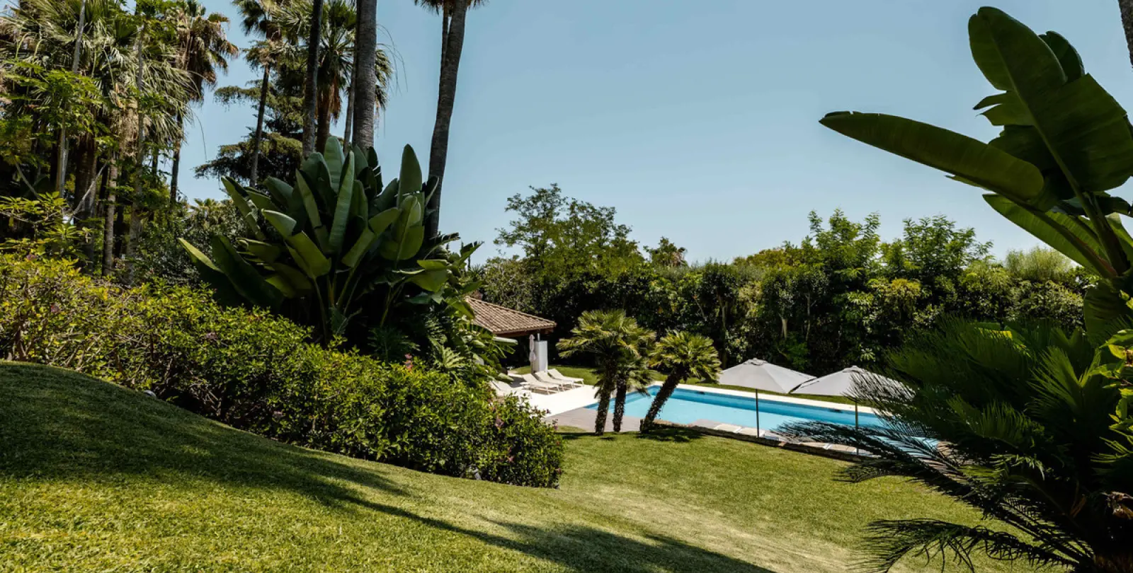 Short-term rent of detached villa in The Golden Mile 31