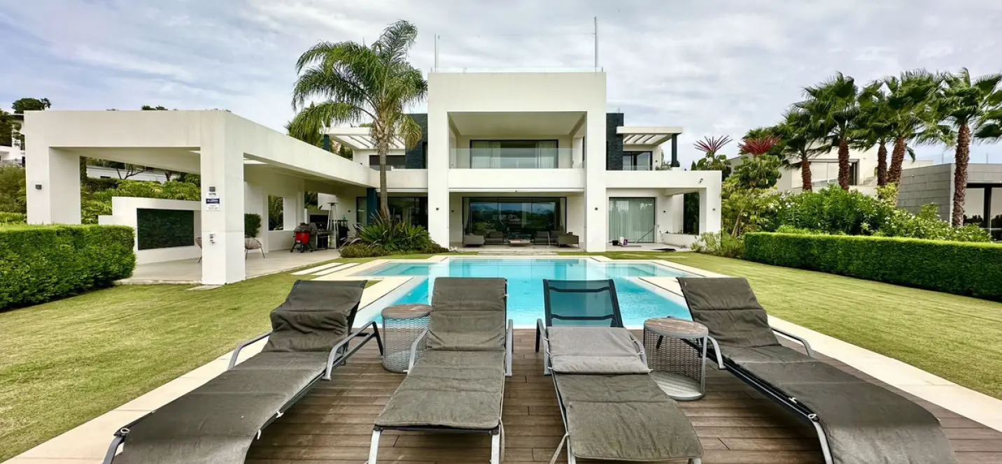 Long-term rent of detached villa in Los Flamingos 0