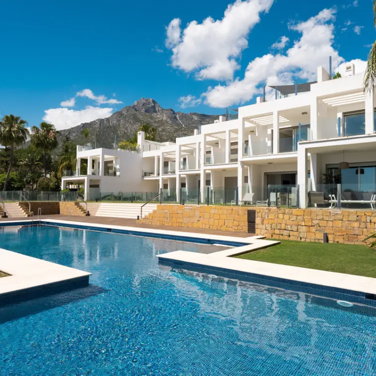 Long-term rent of townhouse in Sierra Blanca