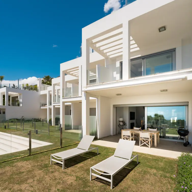 Long-term rent of townhouse in Sierra Blanca