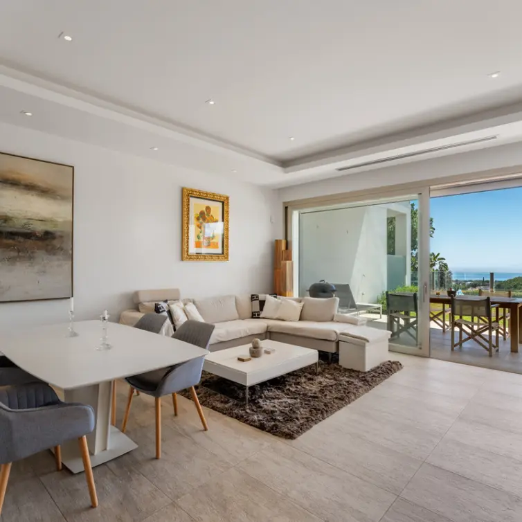 Long-term rent of townhouse in Sierra Blanca