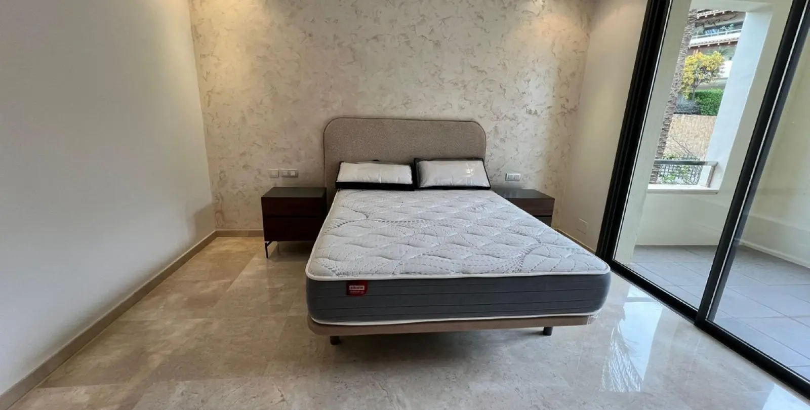 Long-term rent of middle floor apartment in The Golden Mile 7