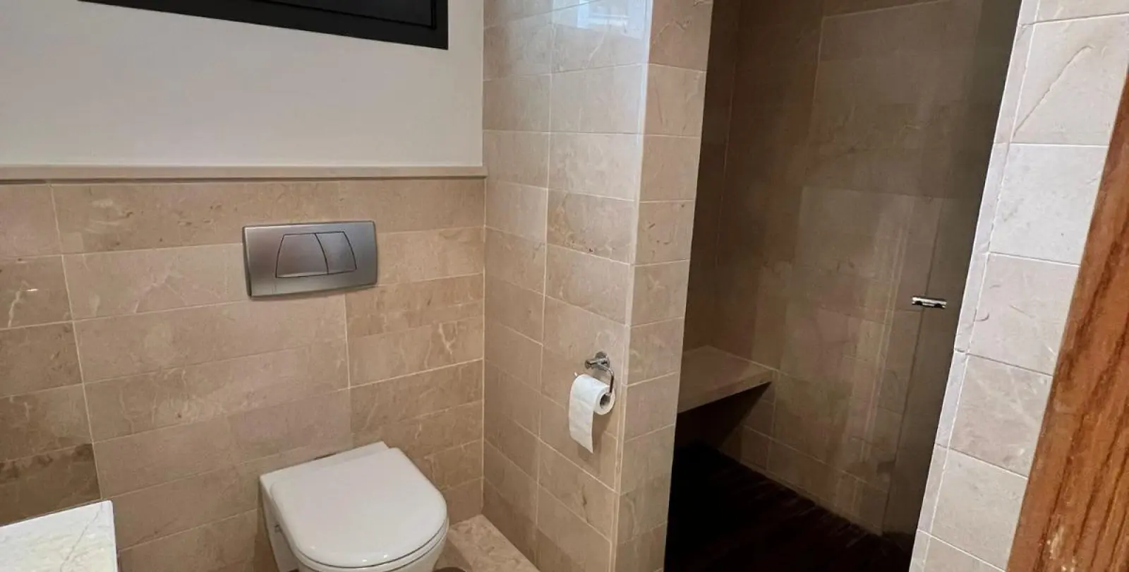 Long-term rent of middle floor apartment in The Golden Mile 14