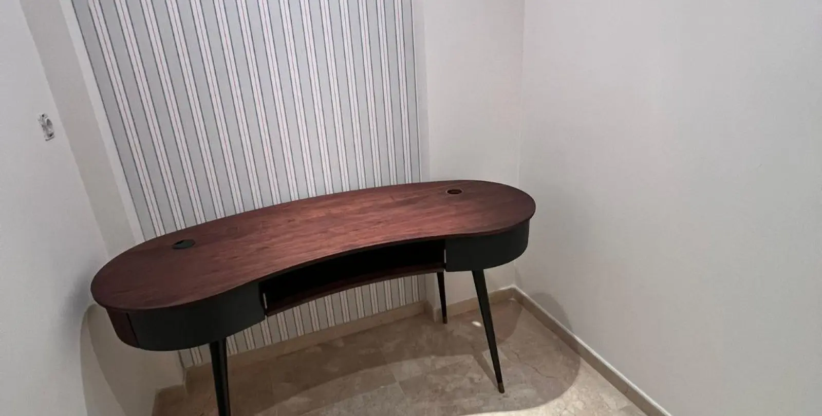 Long-term rent of middle floor apartment in The Golden Mile 16