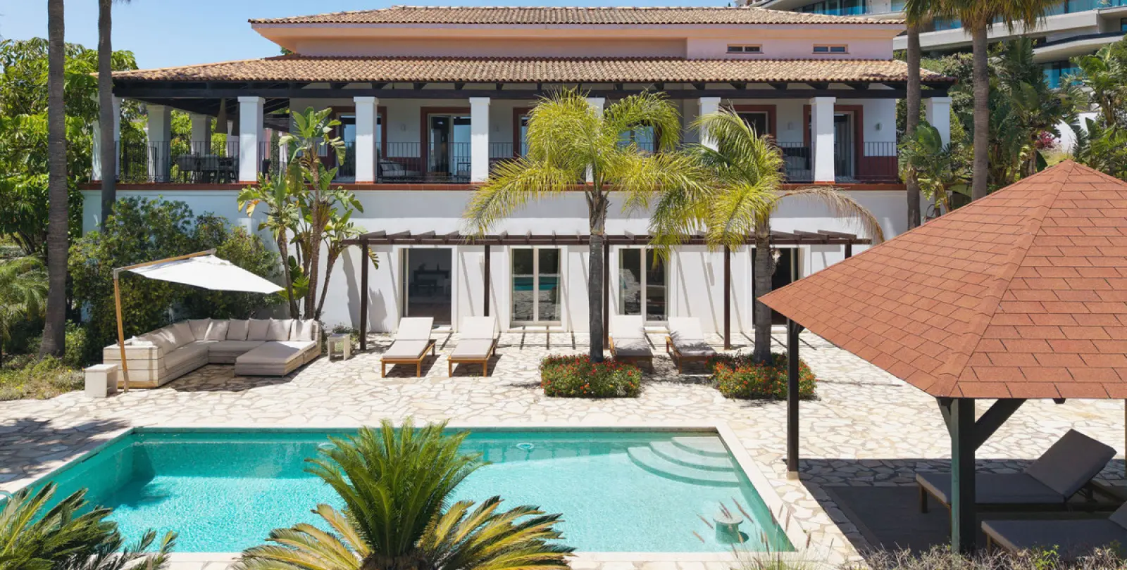 Short-term rent of detached villa in Benahavís 1