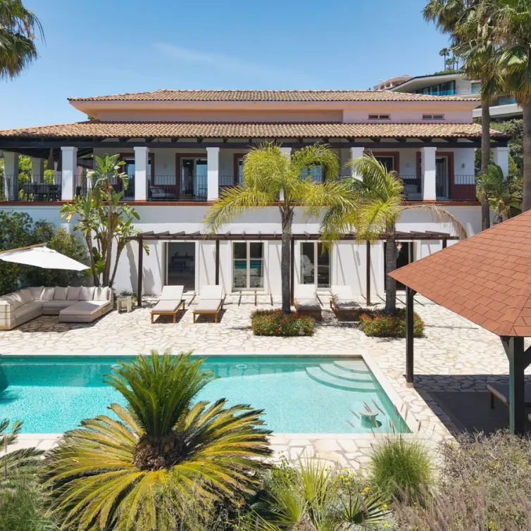 Long-term rent of detached villa in Benahavís