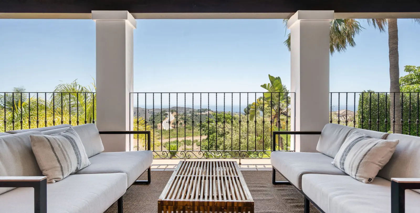 Short-term rent of detached villa in Benahavís 2