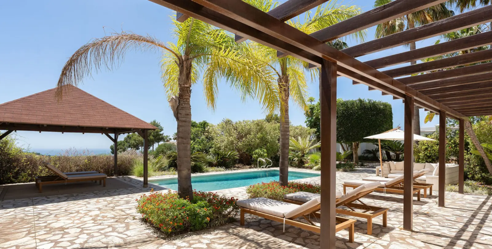 Short-term rent of detached villa in Benahavís 3