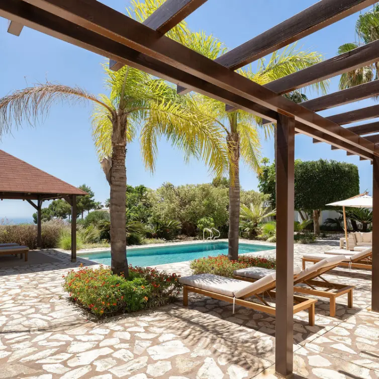 Long-term rent of detached villa in Benahavís