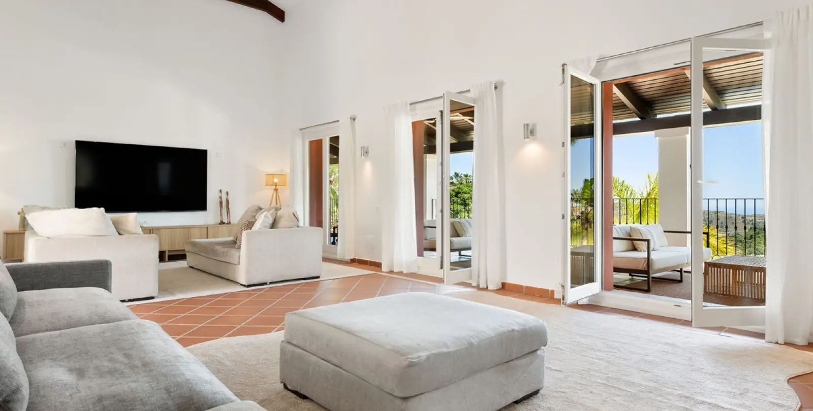 Short-term rent of detached villa in Benahavís 5