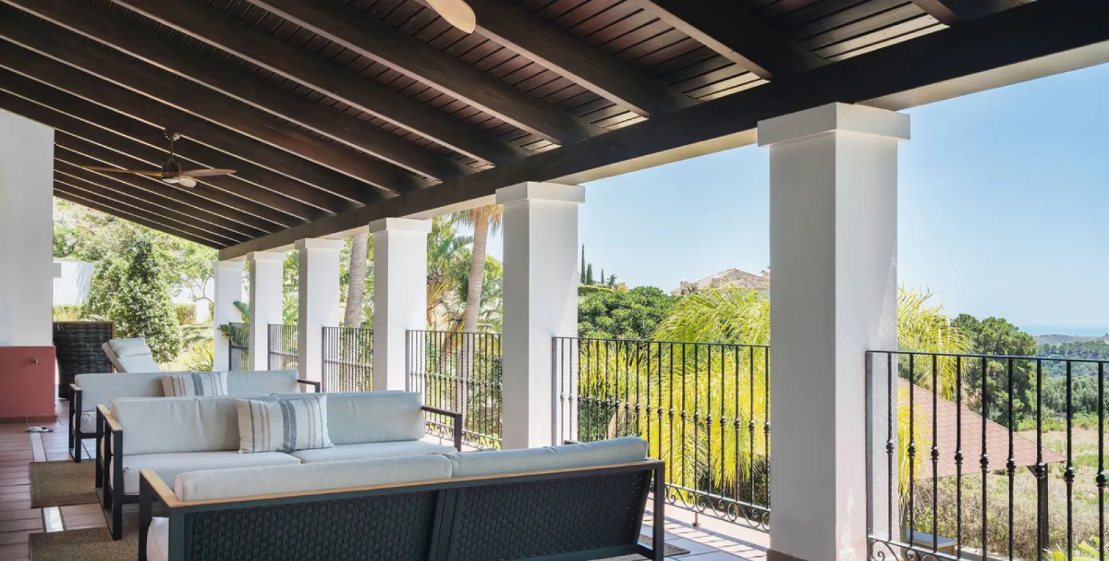 Short-term rent of detached villa in Benahavís 7