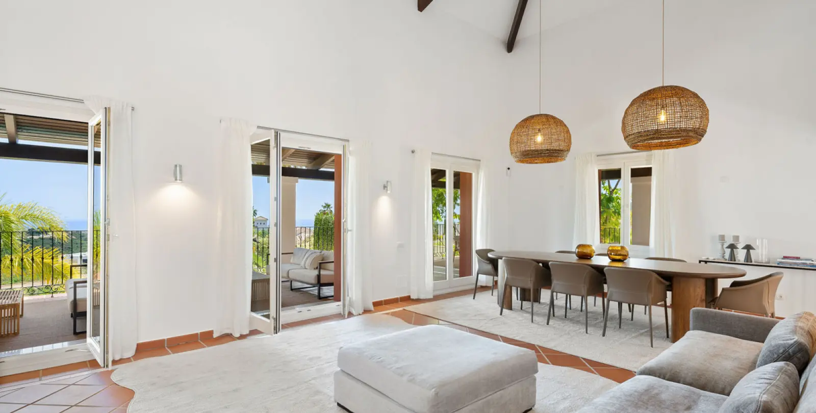 Short-term rent of detached villa in Benahavís 10