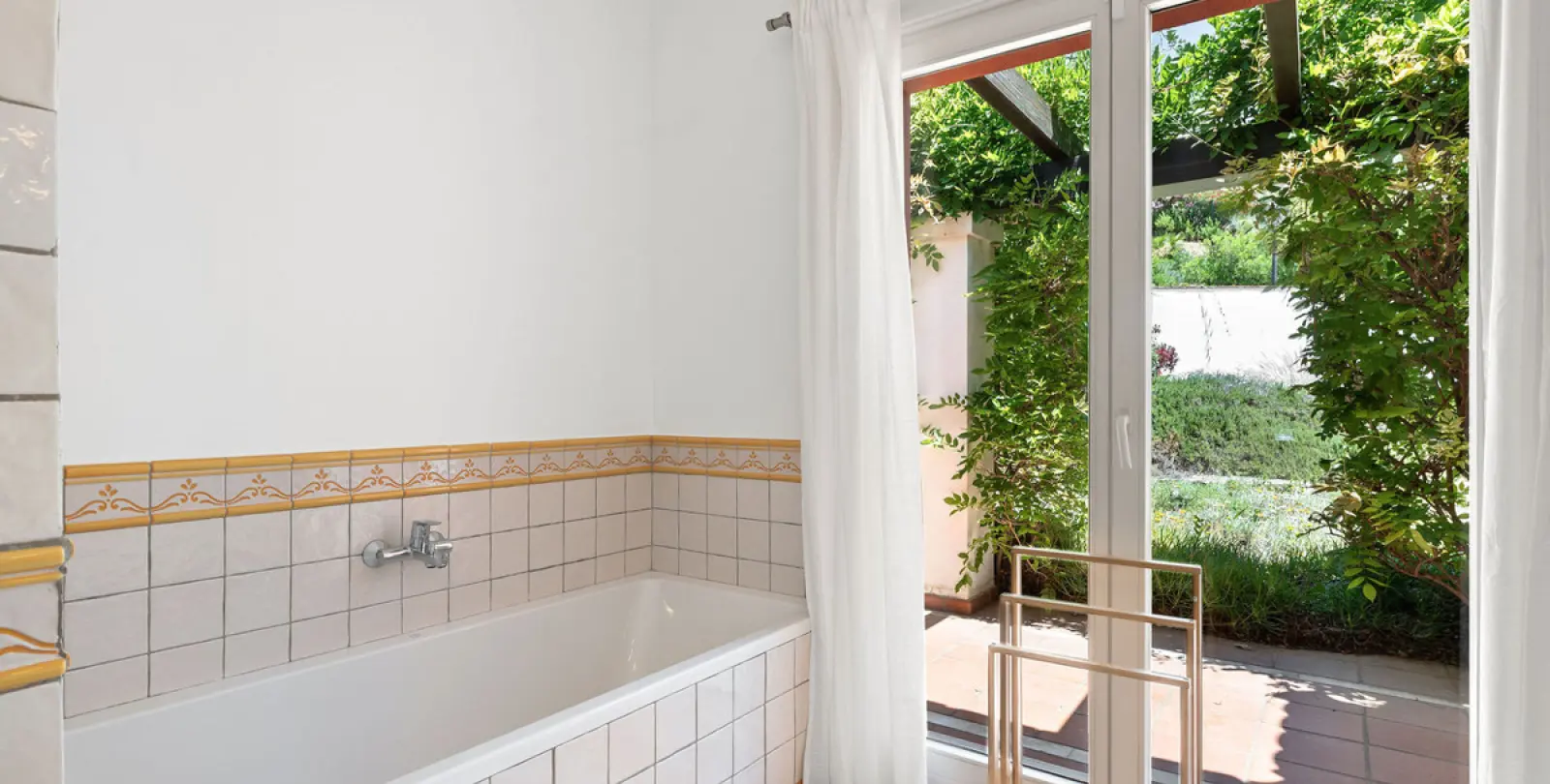 Short-term rent of detached villa in Benahavís 25