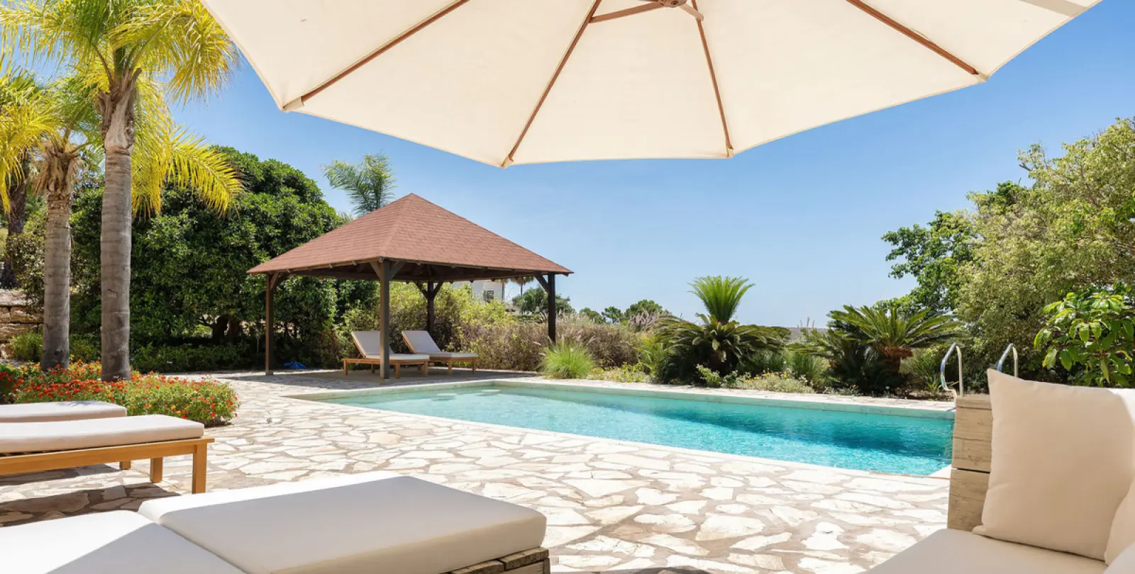 Short-term rent of detached villa in Benahavís 44