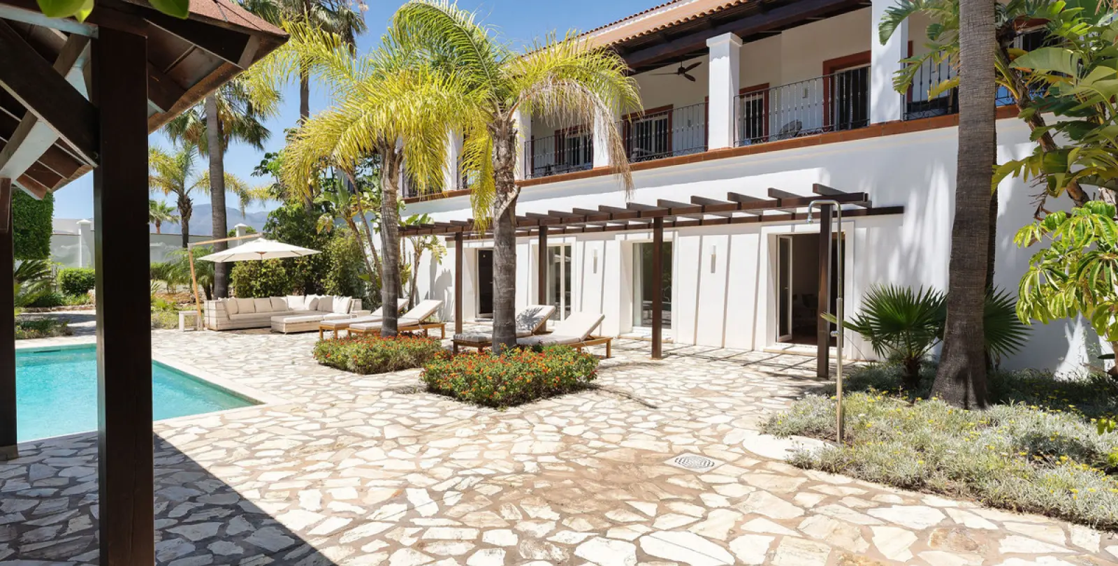 Short-term rent of detached villa in Benahavís 48