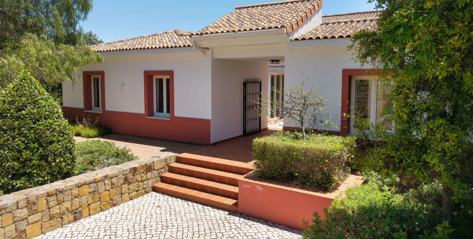 Short-term rent of detached villa in Benahavís 80