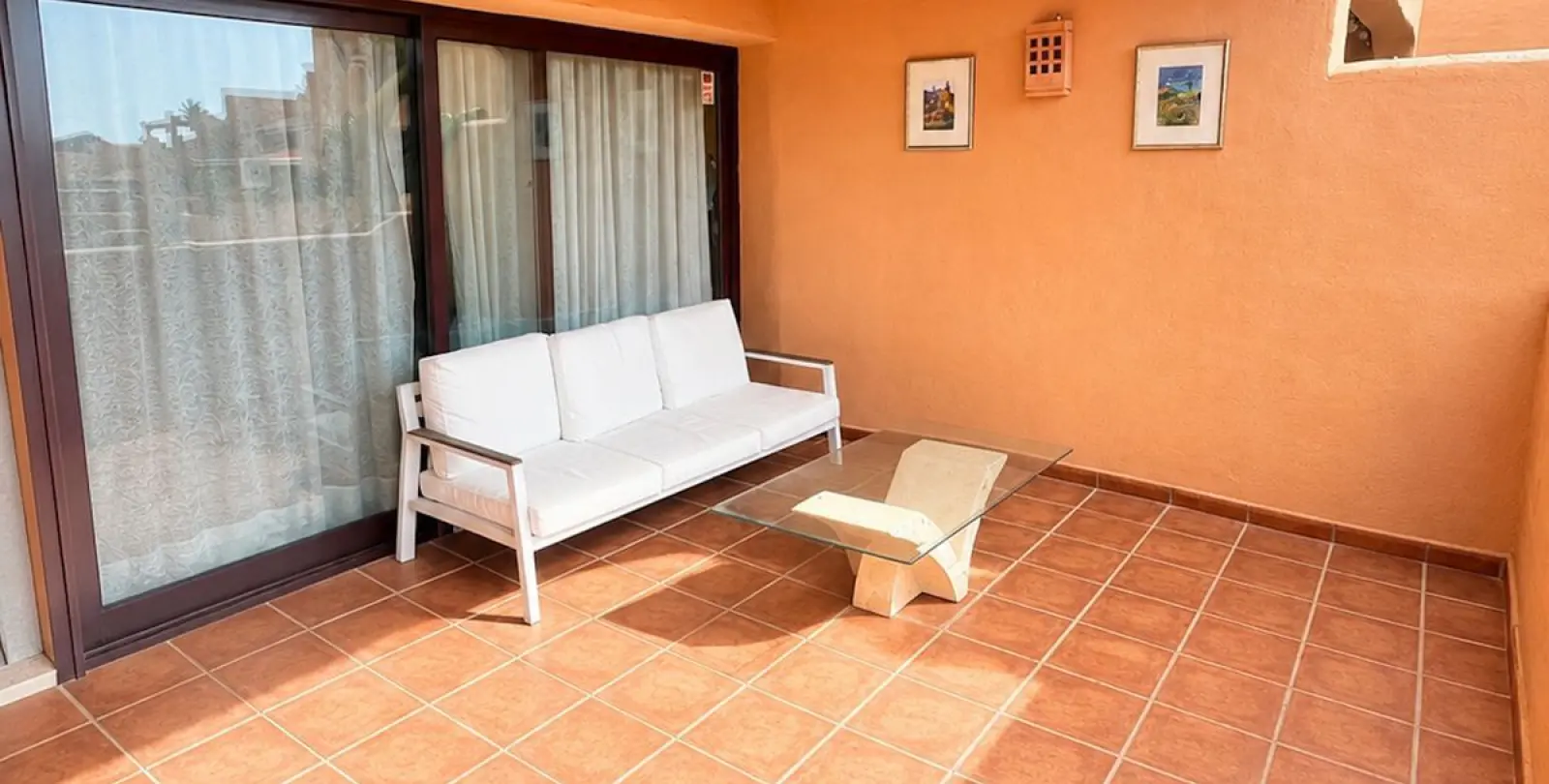 Sale of middle floor apartment in Benahavís 7