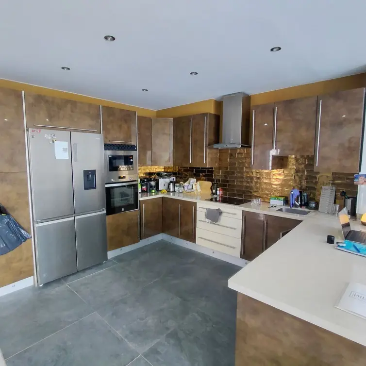 Sale of middle floor apartment in Benahavís