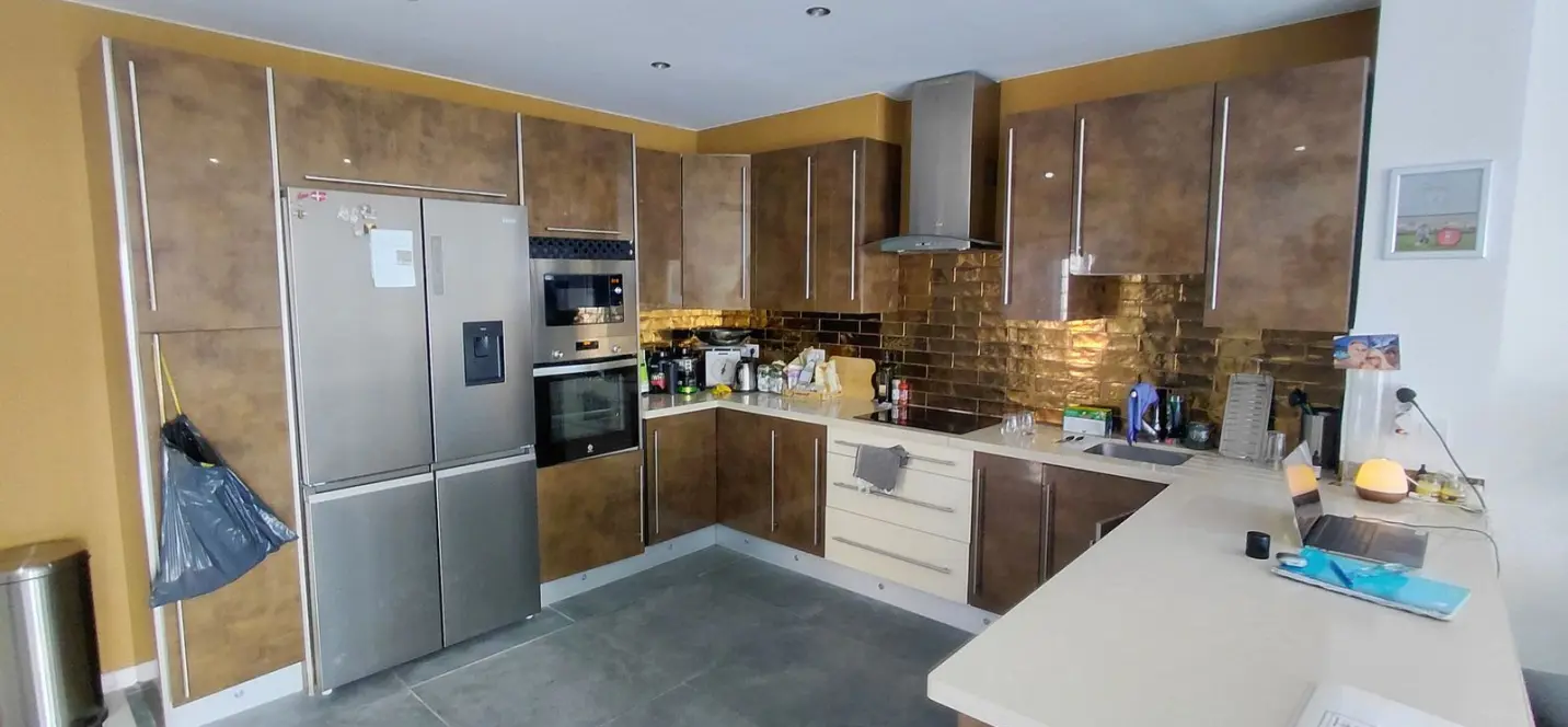 Sale of middle floor apartment in Benahavís 4
