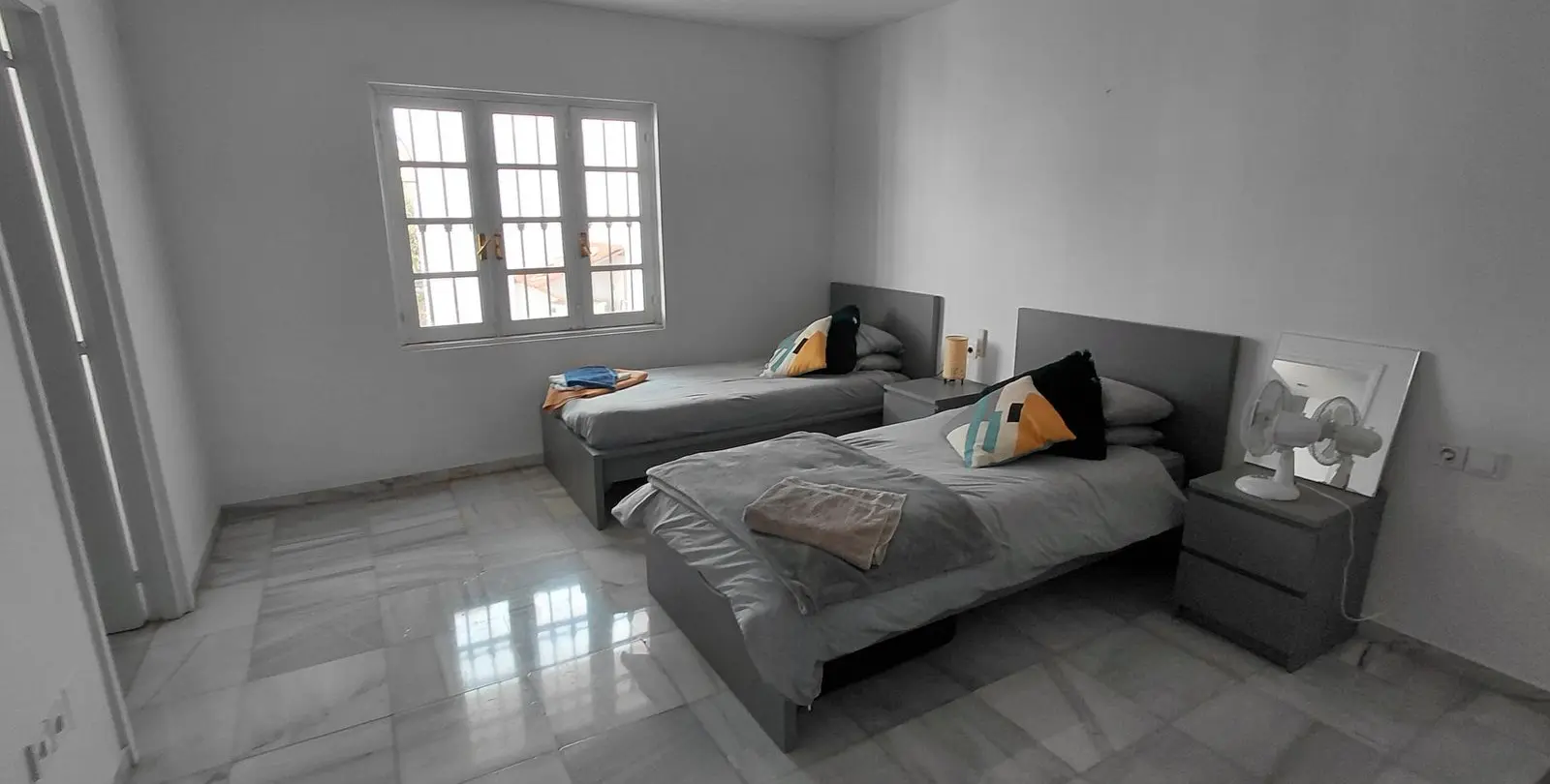 Sale of middle floor apartment in Benahavís 6