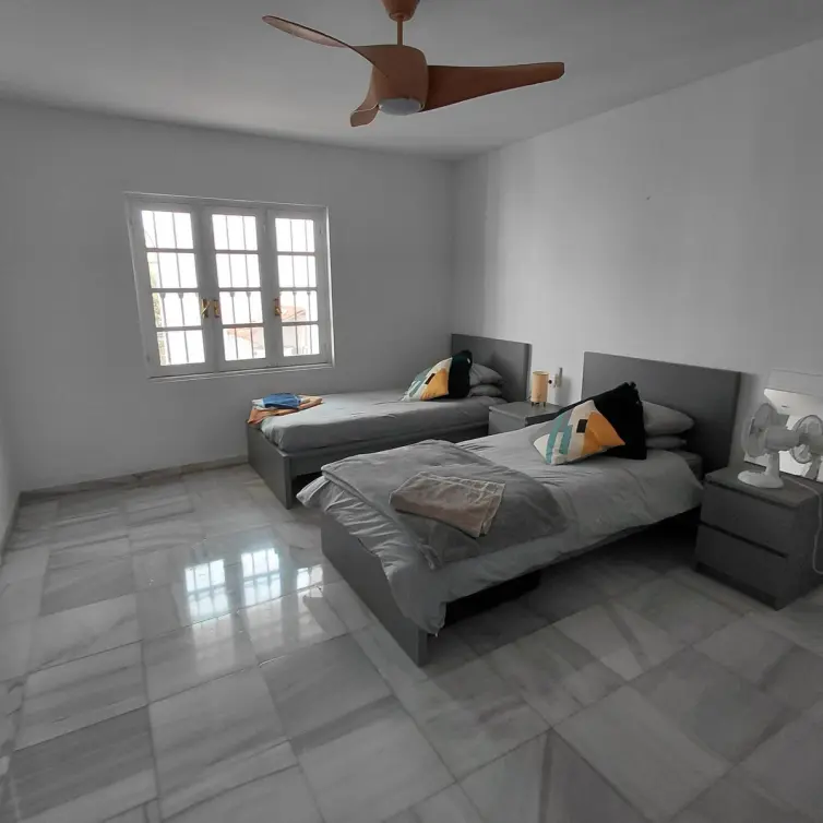 Sale of middle floor apartment in Benahavís